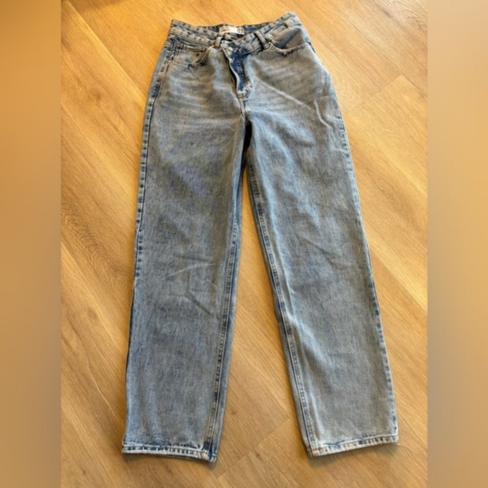 Refuge straight leg high rise with a cinched double button waist jeans
